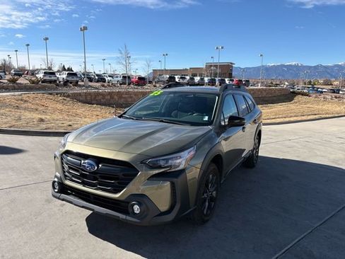 Used 2025 Subaru Outback Onyx Edition image 3