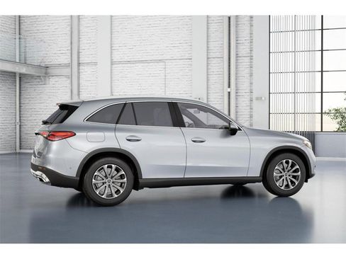New 2025 Mercedes-Benz GLC 300 4MATIC image 18