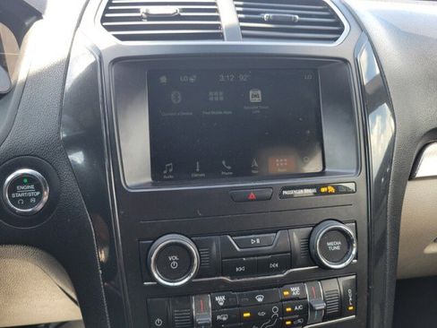 Used 2018 Ford Explorer XLT w/ Equipment Group 201A FWD image 21