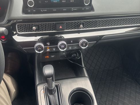 Used 2024 Honda Civic LX image 10