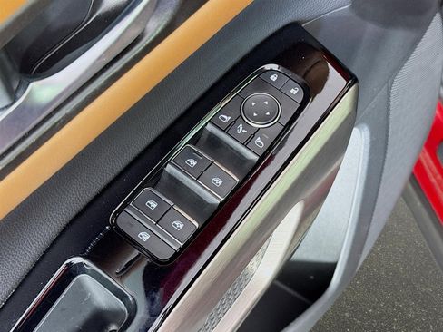 Used 2023 Nissan Pathfinder Platinum image 21