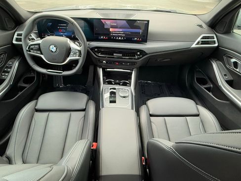 Used 2025 BMW 330i Sedan w/ Convenience Package image 32