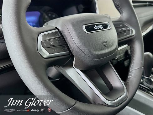 New 2026 Jeep Compass Latitude image 26