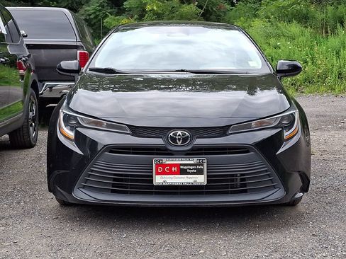 Used 2023 Toyota Corolla LE FWD image 3