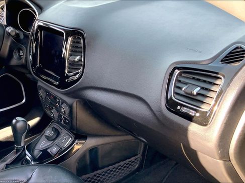 Used 2018 Jeep Compass Limited w/ Navigation Group image 19