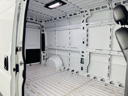 Used 2026 RAM ProMaster 2500 w/ Convenience Group FWD image 23
