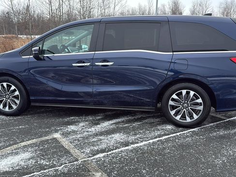 Used 2023 Honda Odyssey EX-L image 13