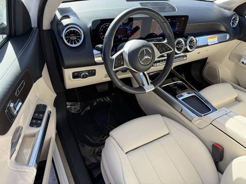 Certified 2025 Mercedes-Benz GLB 250 250 4MATIC image 16