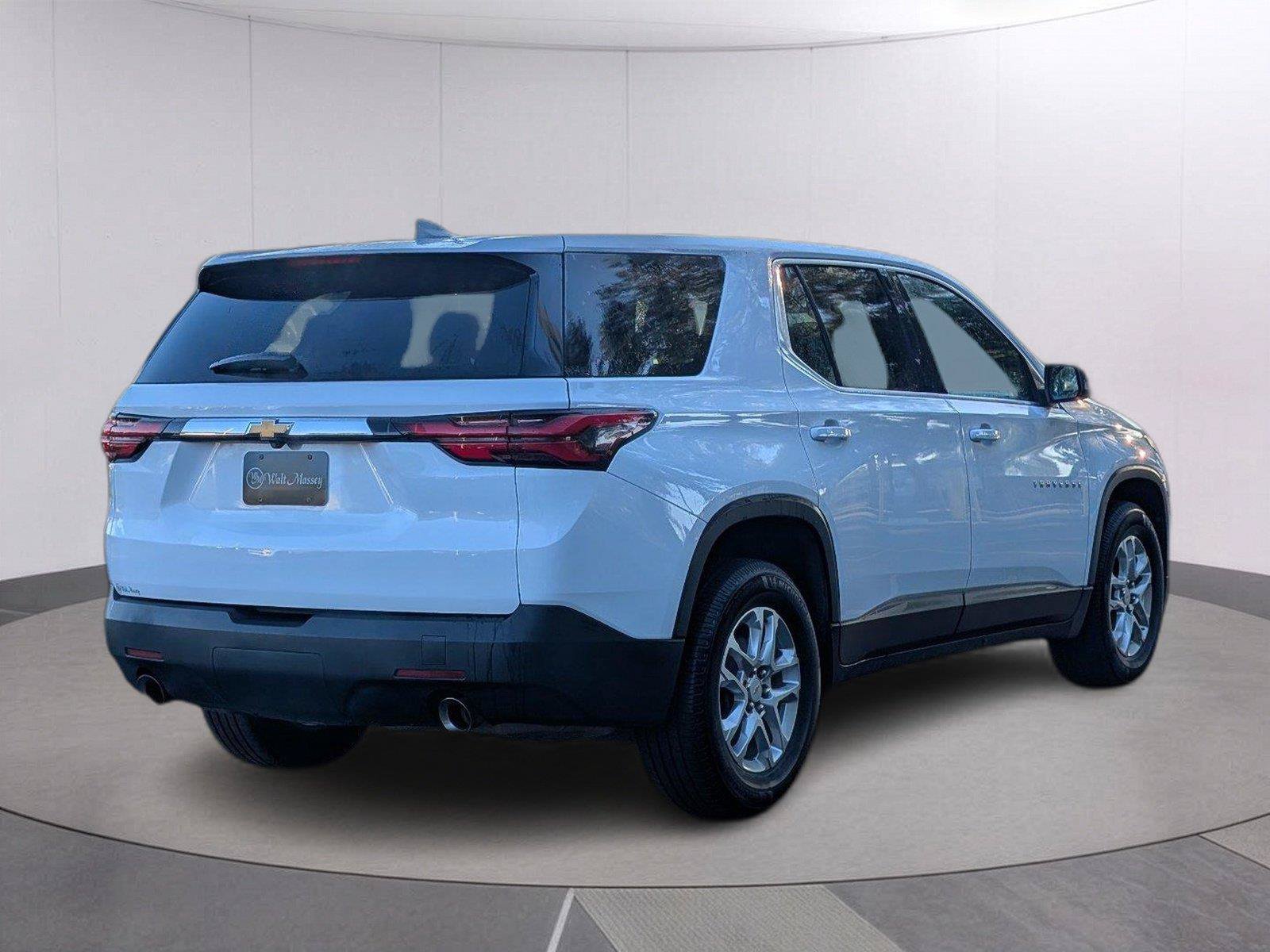 Used 2022 Chevrolet Traverse LS FWD image 7