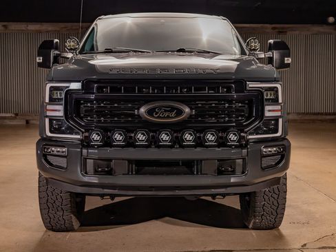 Used 2021 Ford F250 Lariat image 2