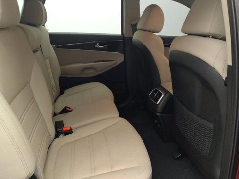 Used 2019 Kia Sorento FWD V6 image 19