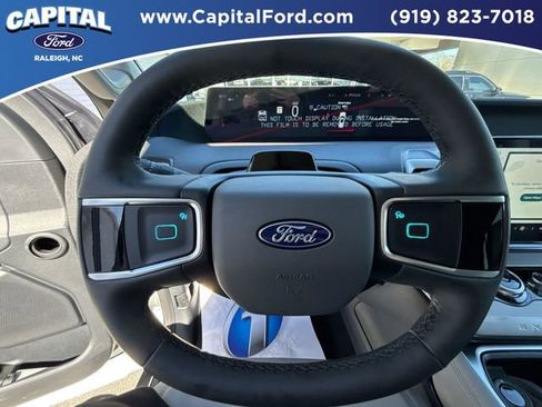 New 2026 Ford Expedition Active image 11