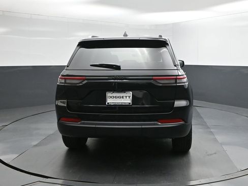 New 2026 Jeep Grand Cherokee Altitude image 8