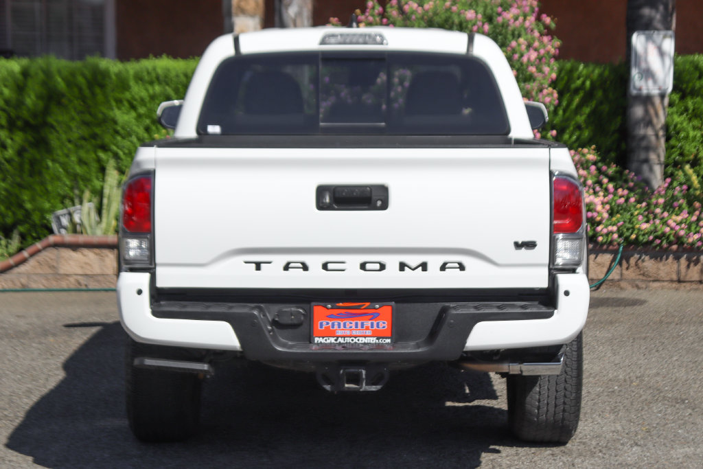 Used 2021 Toyota Tacoma TRD Off-Road w/ Technology Package AWD/4WD image 7