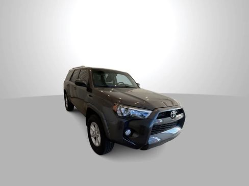 Certified 2017 Toyota 4Runner SR5 AWD/4WD image 2