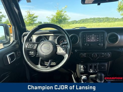 Used 2019 Jeep Wrangler Sport AWD/4WD image 2