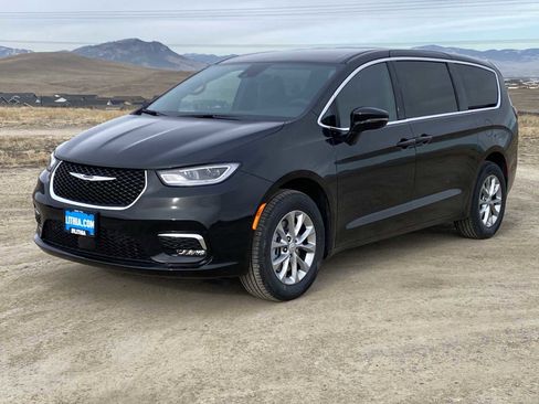 New 2026 Chrysler Pacifica Select image 11