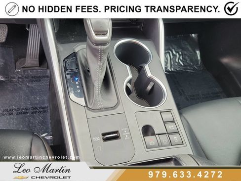 Used 2023 Toyota Highlander XLE FWD image 32