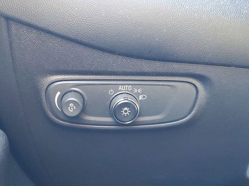 Used 2020 Chevrolet Equinox LT image 32