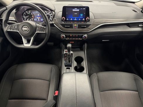 Used 2025 Nissan Altima 2.5 SV image 16