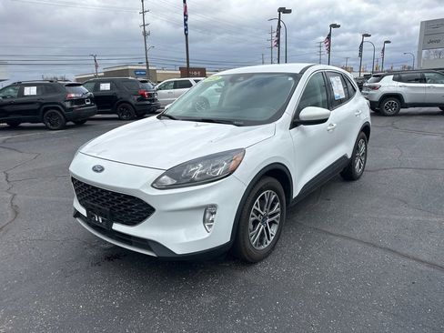 Used 2022 Ford Escape SEL image 2