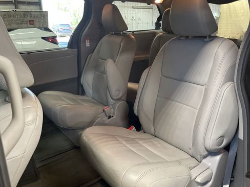 Certified 2017 Toyota Sienna XLE Premium AWD/4WD image 26