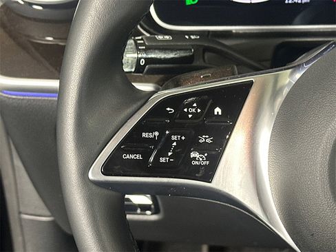 Used 2025 Mercedes-Benz C 300 Sedan image 27