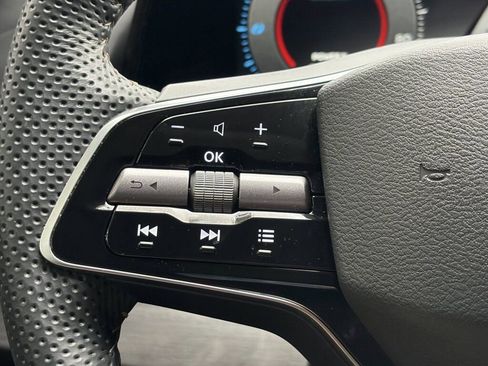 Certified 2024 Nissan Ariya FWD image 28