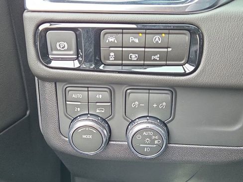 New 2026 GMC Yukon XL Denali image 22