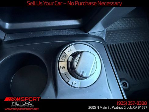 Used 2018 Toyota 4Runner SR5 AWD/4WD image 13