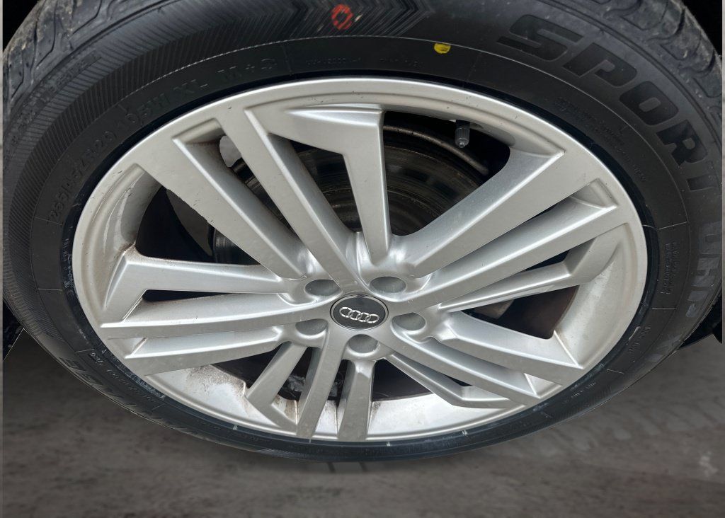 Used 2018 Audi Q5 2.0T Premium Plus w/ Premium Plus Package AWD/4WD image 16