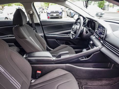 Used 2023 Hyundai Elantra SEL w/ Cargo Package image 20