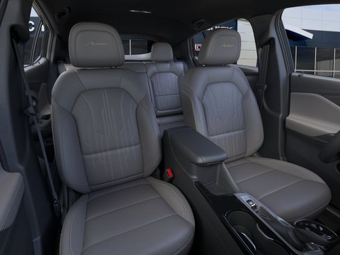 New 2026 Buick Envista Avenir FWD image 16