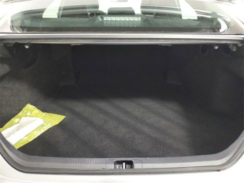 Used 2023 Toyota Camry SE image 9