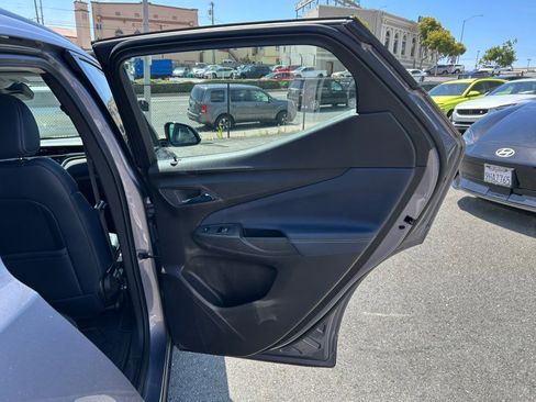 Used 2023 Chevrolet Bolt EUV Premier FWD image 40