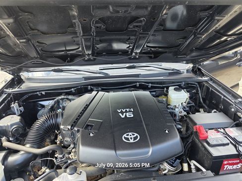 Used 2012 Toyota Tacoma 4x4 Double Cab w/ TRD Off-Road Pkg image 10