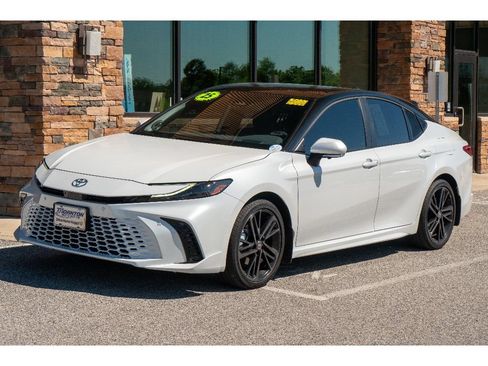 Used 2025 Toyota Camry XSE w/ Premium Plus Package AWD/4WD image 7