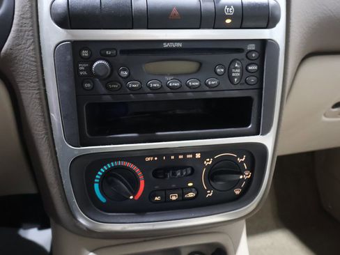 Used 2004 Saturn L-Series L300 image 23