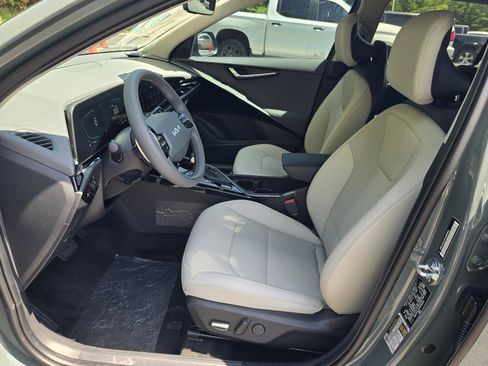 New 2026 Kia Niro EX FWD image 5