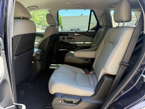 Used 2023 Honda Pilot EX-L image 11