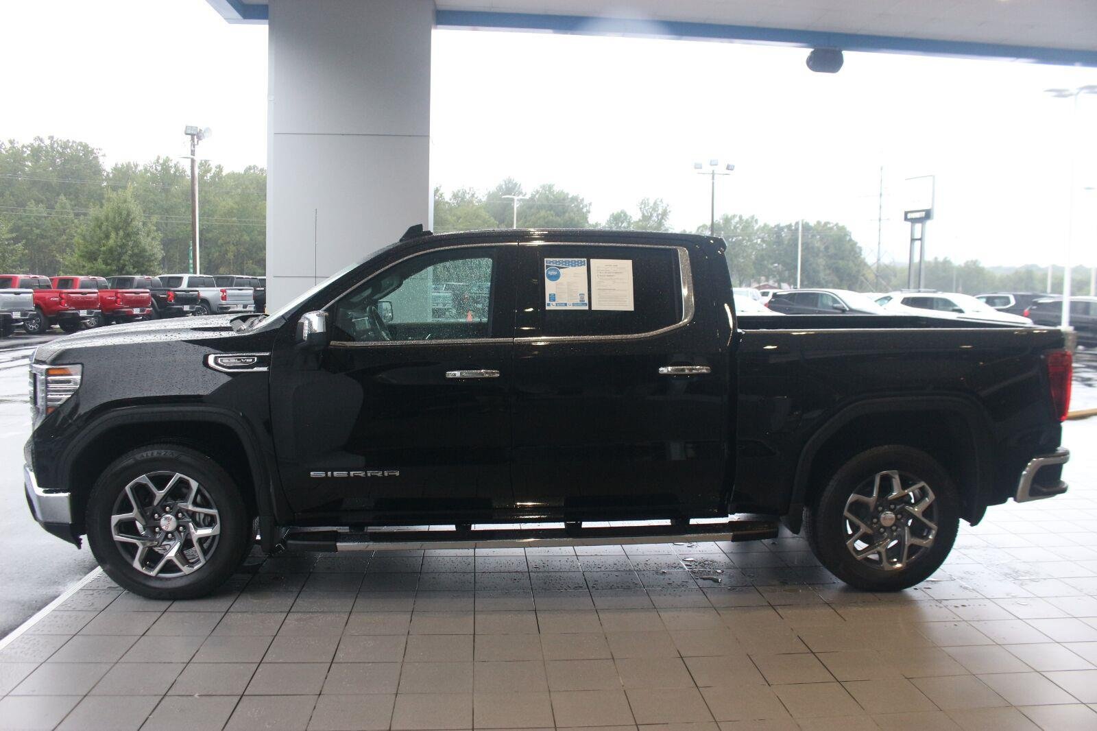 Used 2026 GMC Sierra 1500 SLT w/ SLT Premium Package RWD image 3