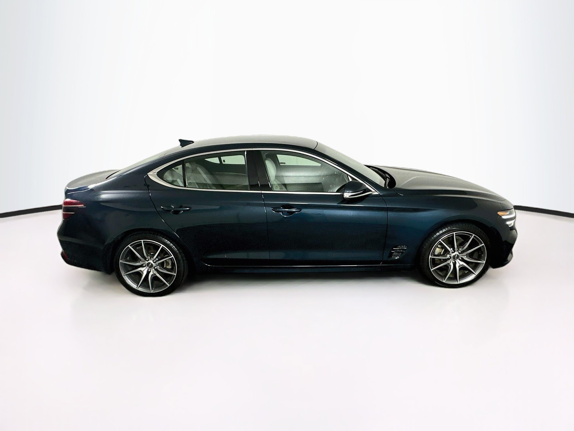 Used 2023 Genesis G70 2.0T AWD/4WD image 10