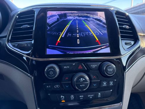 Used 2019 Jeep Grand Cherokee Overland image 24