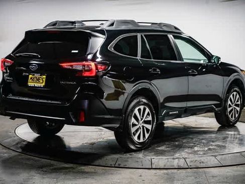 Used 2020 Subaru Outback Premium image 4