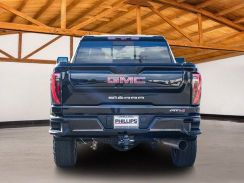 Used 2024 GMC Sierra 2500 AT4 w/ AT4 Premium Plus Package image 6