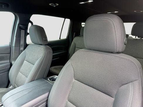 Used 2024 Chevrolet Traverse LT FWD image 12