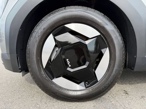 Certified 2024 Kia EV9 Wind AWD/4WD image 9