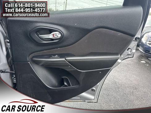 Used 2016 Jeep Cherokee Sport w/ Cold Weather Group image 30