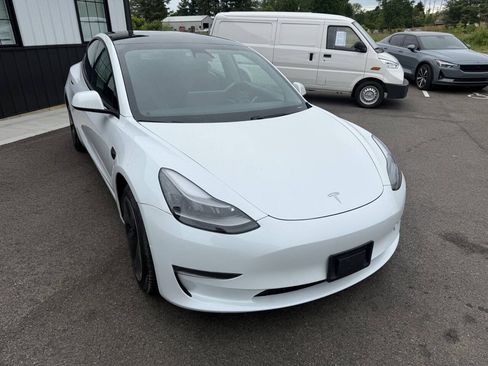 Used 2021 Tesla Model 3 Standard Range Plus RWD image 5