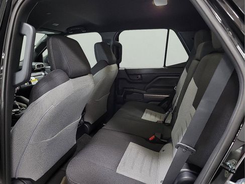 Certified 2025 Toyota 4Runner TRD Off-Road image 9